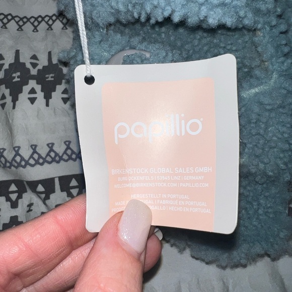 NWT Birkenstock Papillio Blue fuzzy sandals
Size 7 - Picture 2 of 4